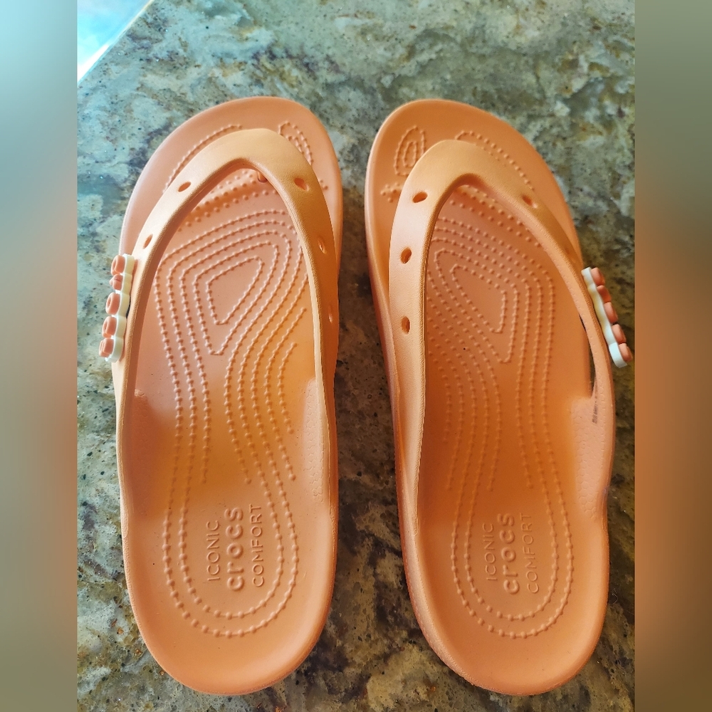 Womens Crocs Sandles/Flip Flops. Size 8. Coral Color